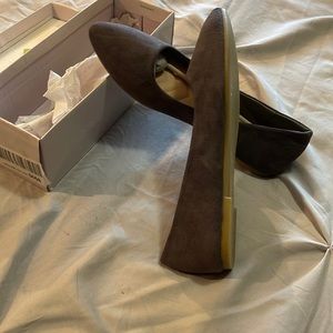 Gray flats. Women’s size 8 new